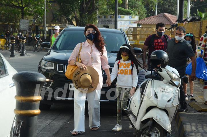 Twinkle Khanna with daughter Nitara snapped at Gateway of India