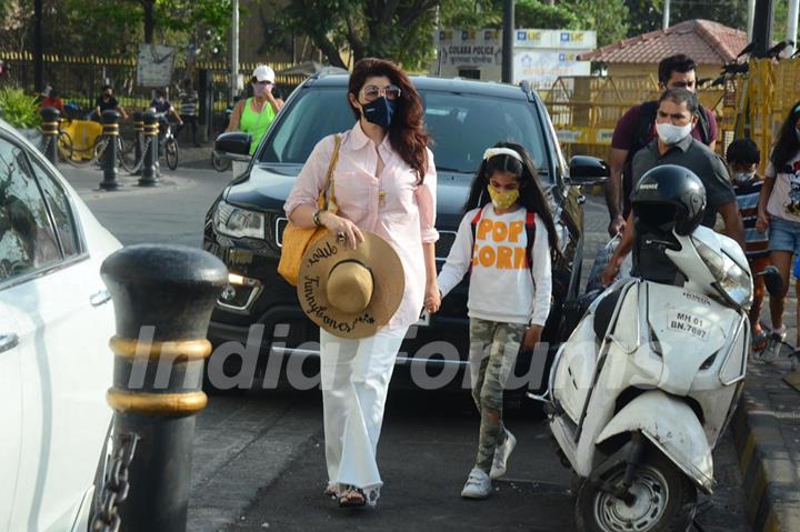 Twinkle Khanna with daughter Nitara snapped at Gateway of India