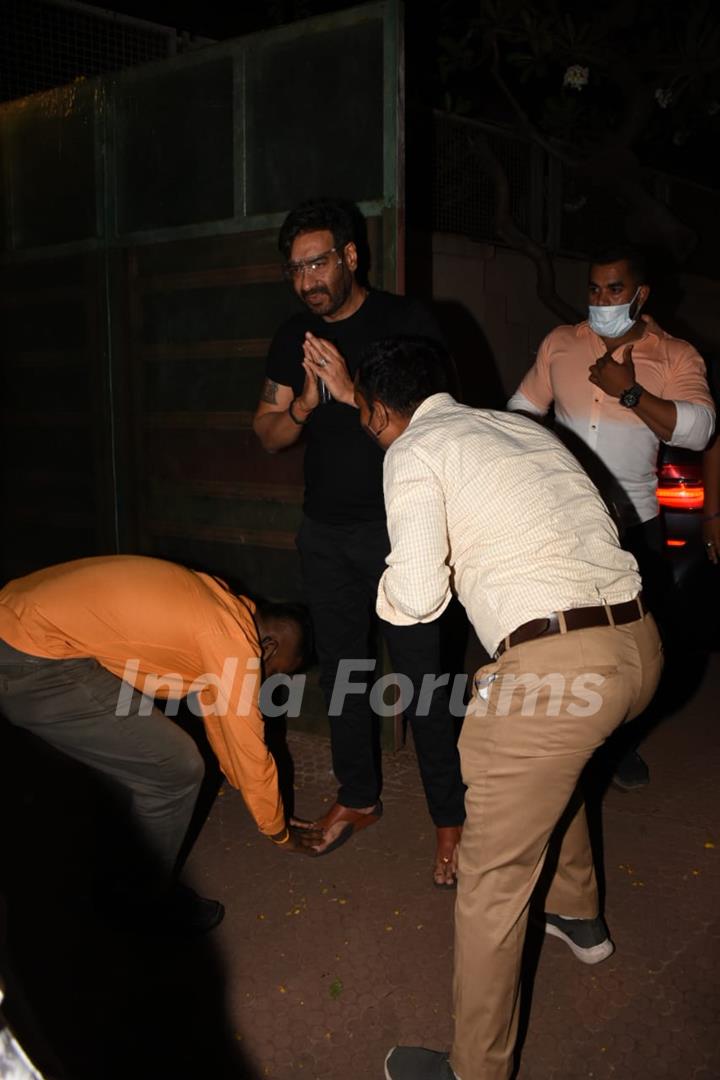 Ajay Devgn celebrates his birthday with fans