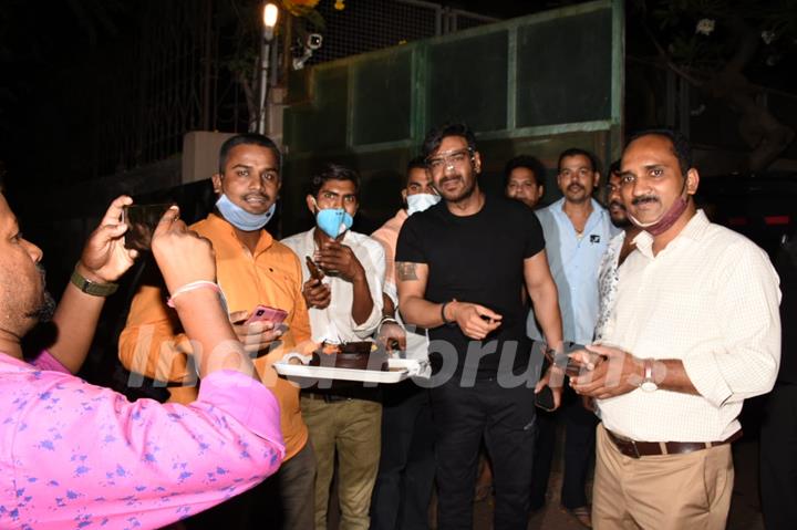 Ajay Devgn celebrates his birthday with fans