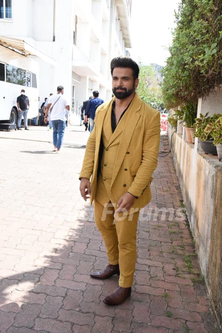 Ritwik Dhanjani snapped at a shoot in Filmcity