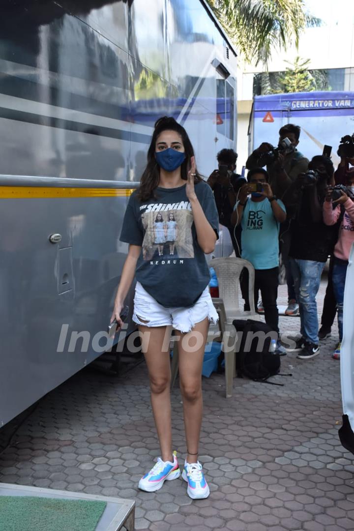 Ananya Panday snapped at a shoot in Andheri