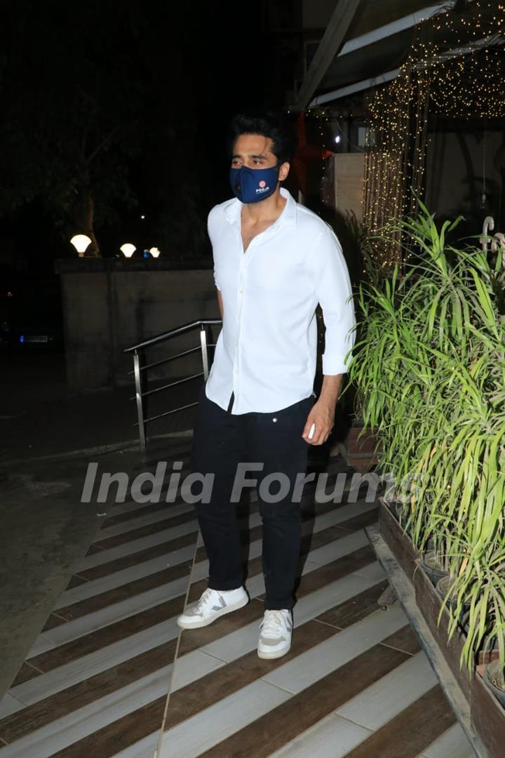 Jackky Bhagnani snapped at a cafe in Bandra