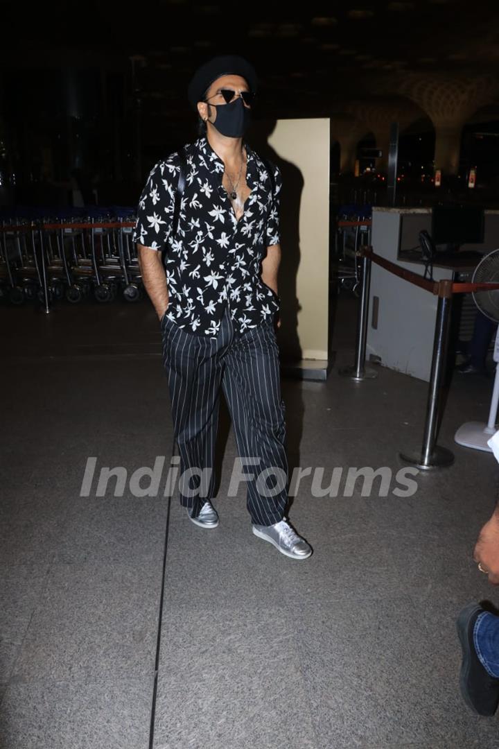 Ranveer Singh snapped at airport!