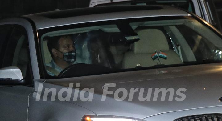 Shah Rukh Khan spotted in Bandra