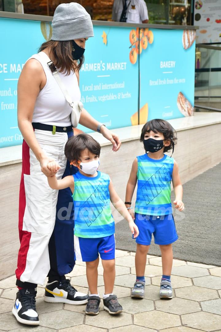 Sunny Leone spotted with kids at Food hall...