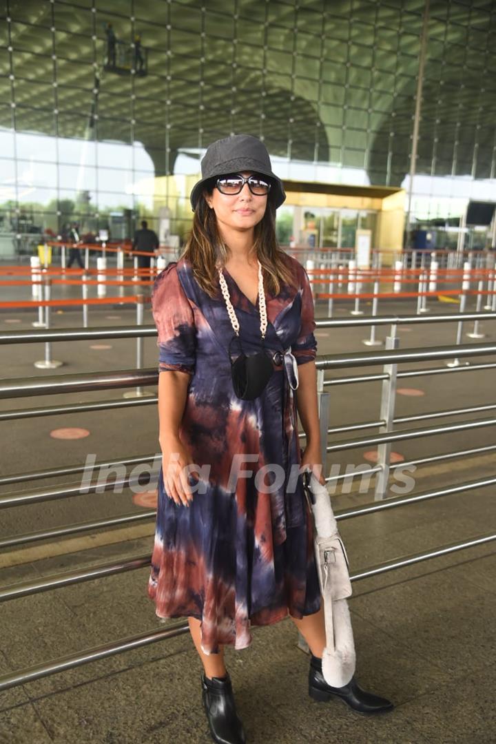 Hina Khan spotted at airport