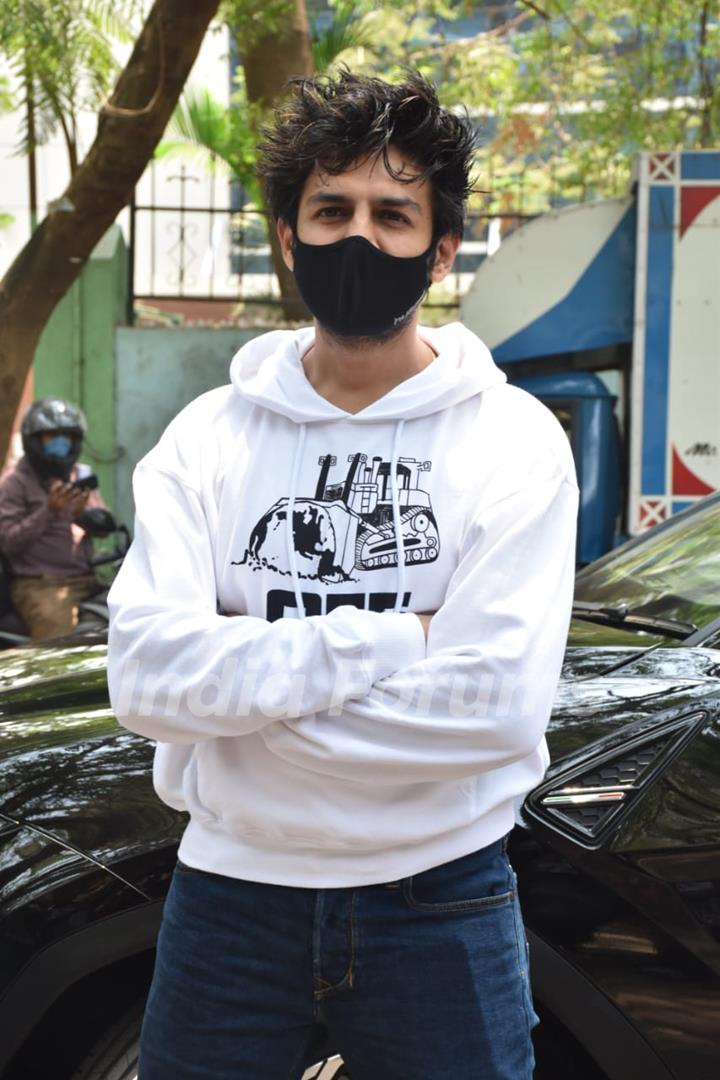 Kartik Aaryan snapped at dubbing studio in Andheri