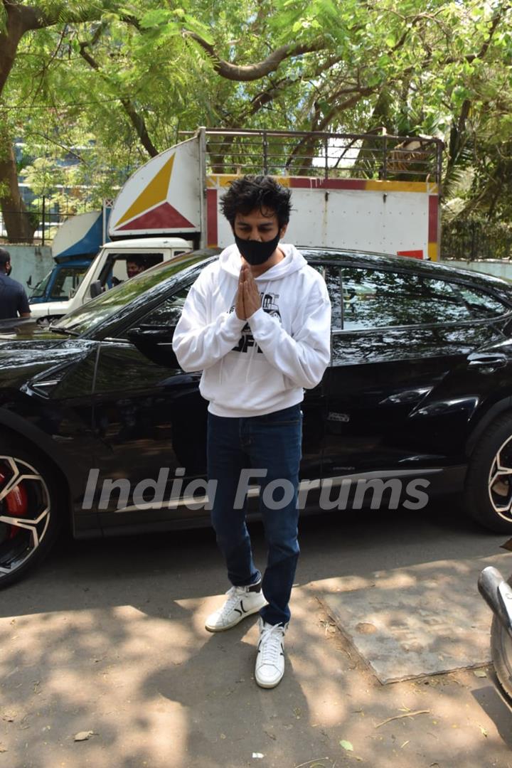 Kartik Aaryan snapped at dubbing studio in Andheri