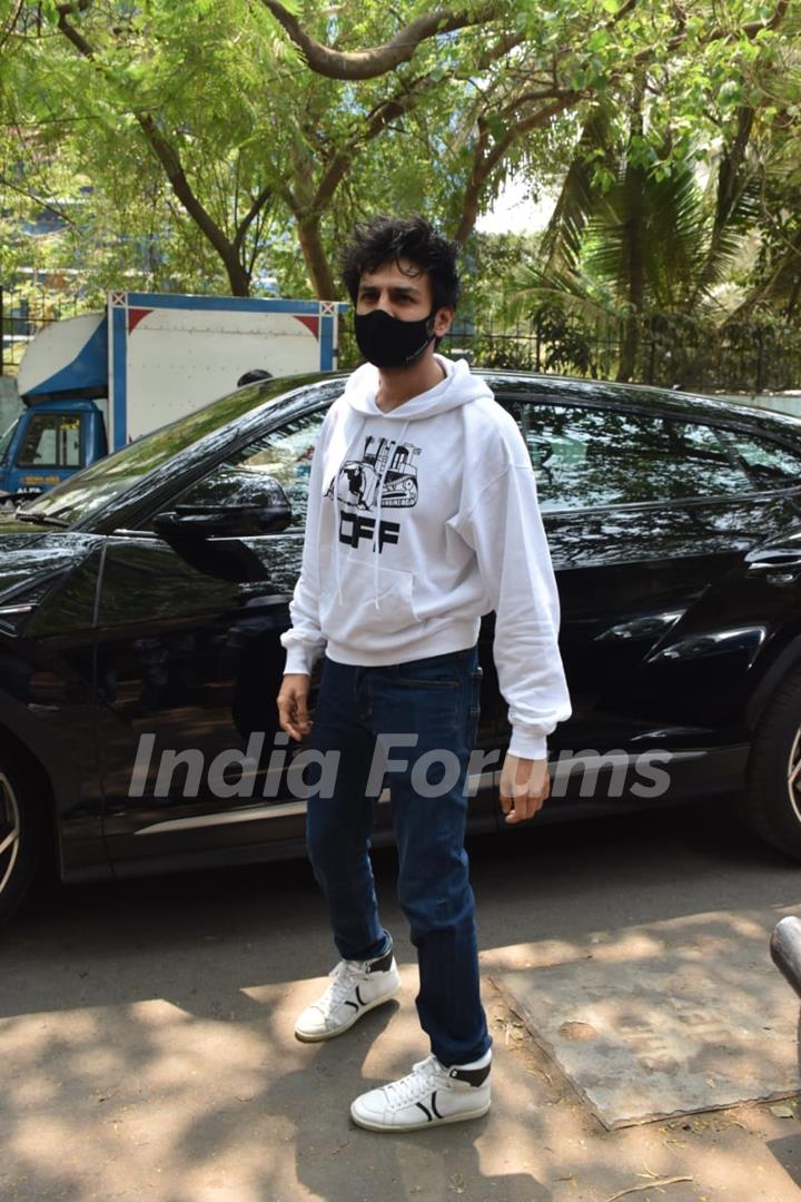 Kartik Aaryan snapped at dubbing studio in Andheri