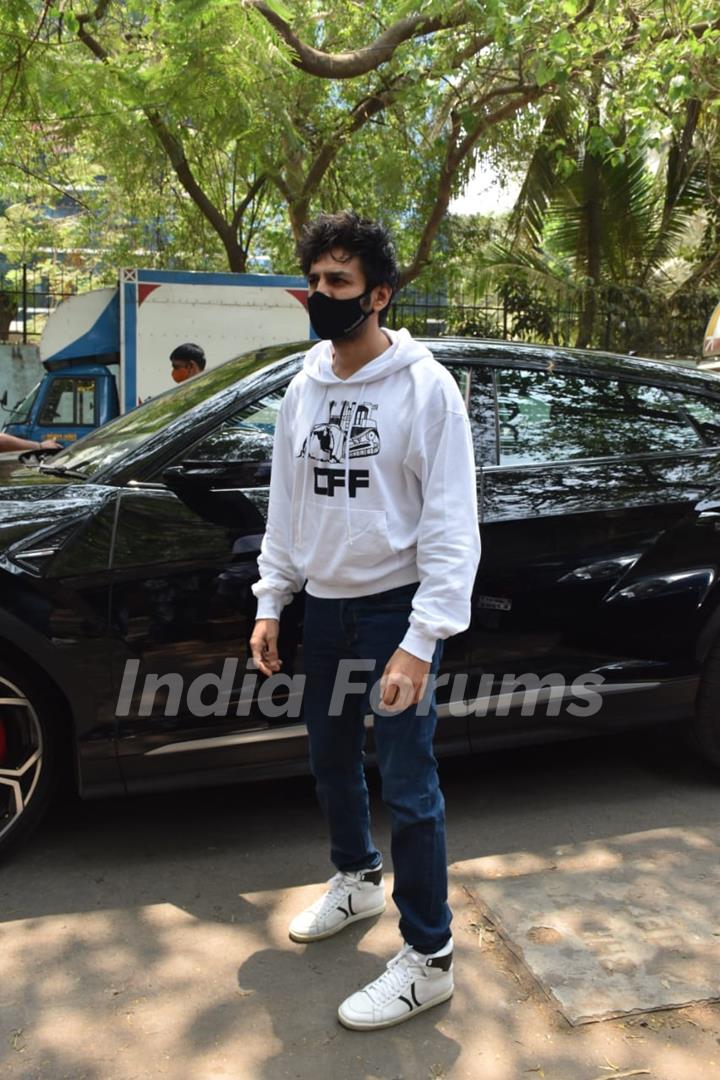 Kartik Aaryan snapped at dubbing studio in Andheri