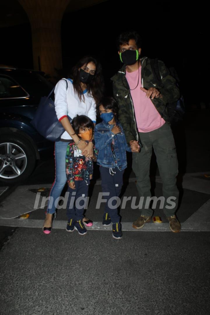 Riteish Deshmukh and wife Genelia Deshmukh snapped at airport