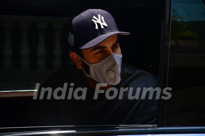 Ranbir Kapoor snapped at a dental clinic in Khar