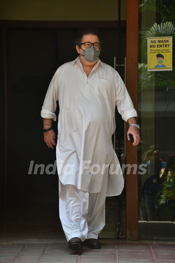 Kunal Kapoor snapped in Khar