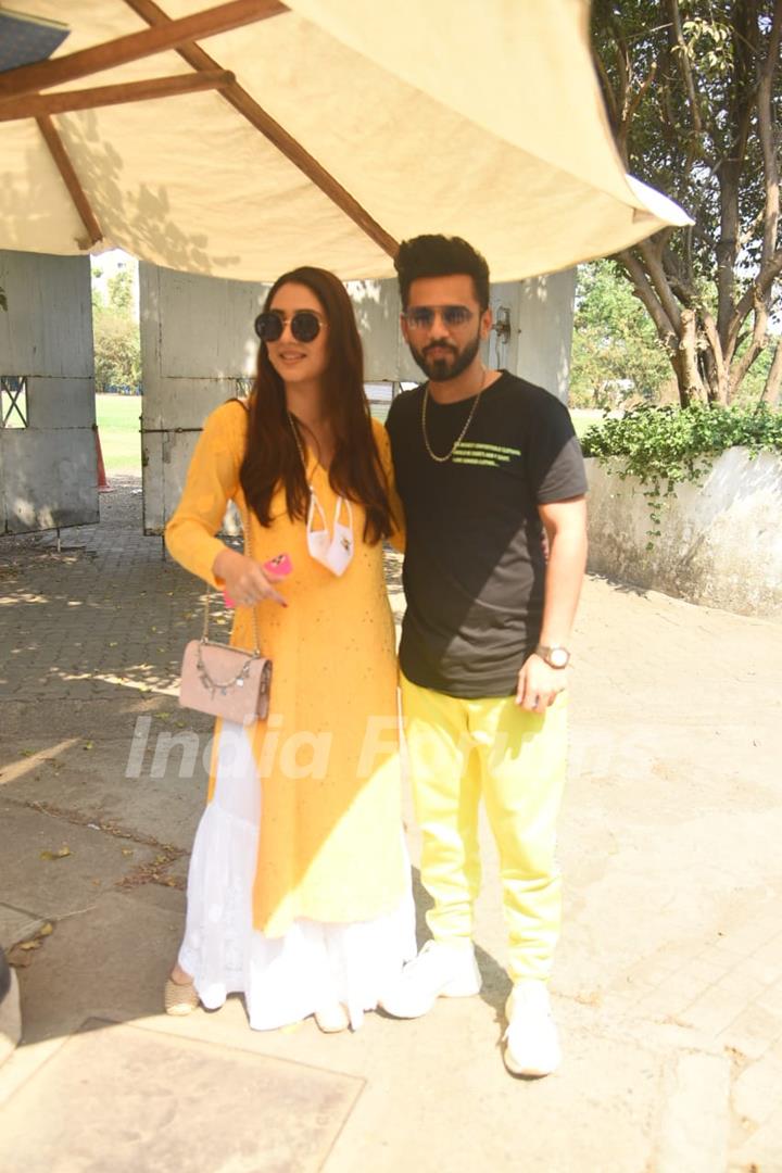 Rahul vaidya and Disha Parmar spotted at Santacruz