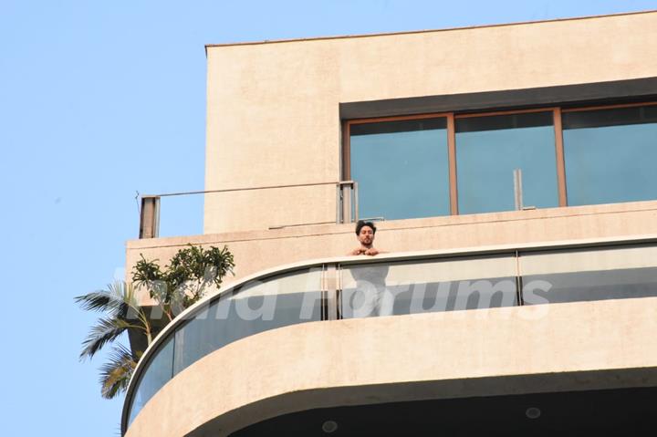 Tiger Shroff snapped flexing muscles in his balcony