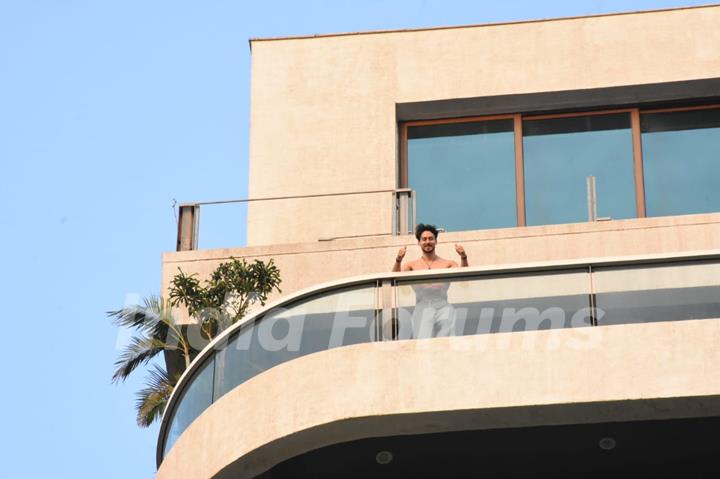 Tiger Shroff snapped flexing muscles in his balcony