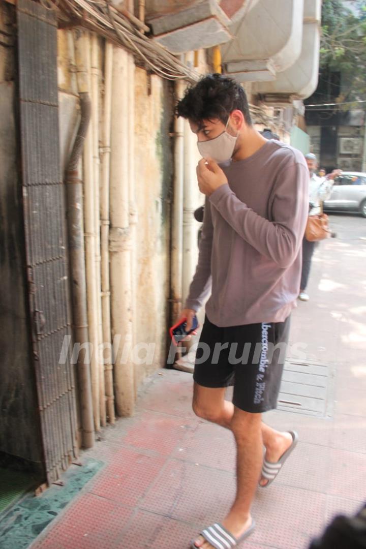 Ibrahim Ali Khan snapped at a clinic in Bandra