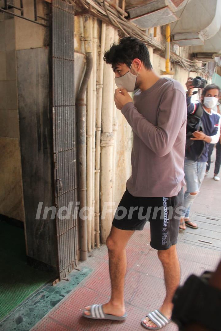 Ibrahim Ali Khan snapped at a clinic in Bandra