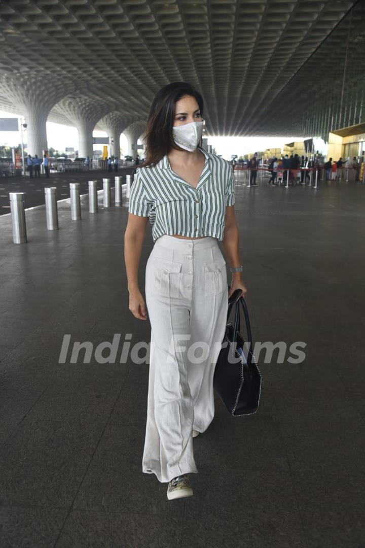 Sunny Leone snapped at airport