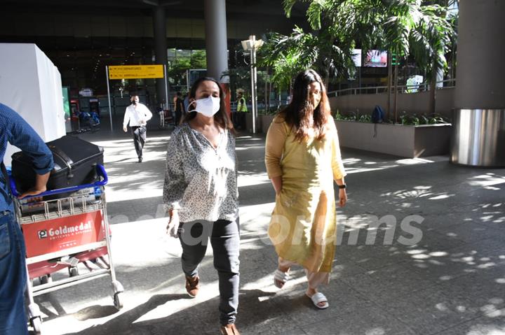 Soni Razdan and Shaheen Bhatt snapped at airport