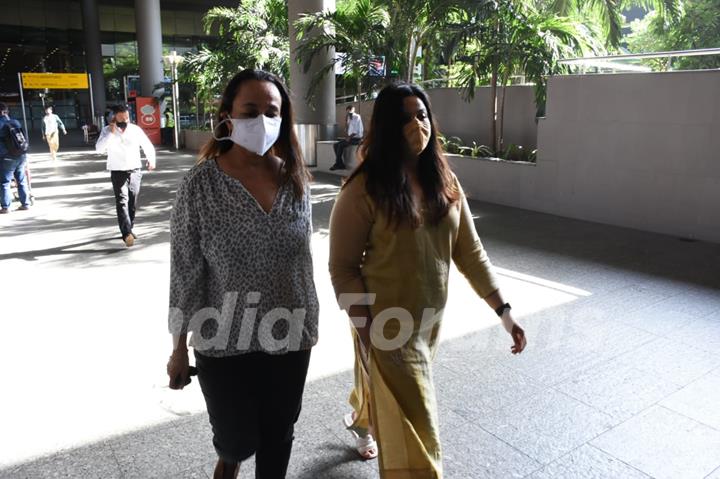 Soni Razdan and Shaheen Bhatt snapped at airport