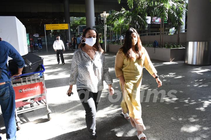 Soni Razdan and Shaheen Bhatt snapped at airport