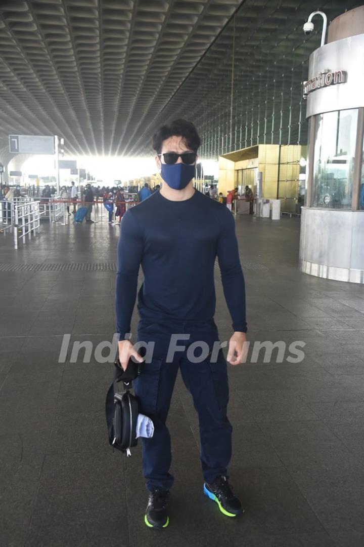 Tiger Shroff snapped departing for Maldives on Sunday