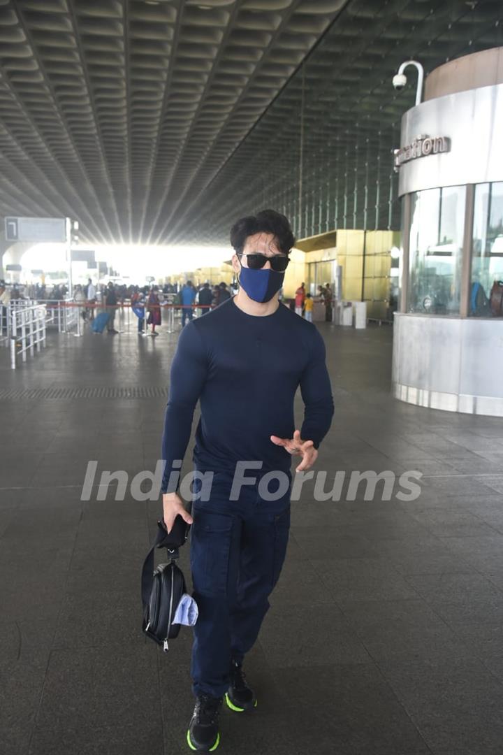 Tiger Shroff snapped departing for Maldives on Sunday