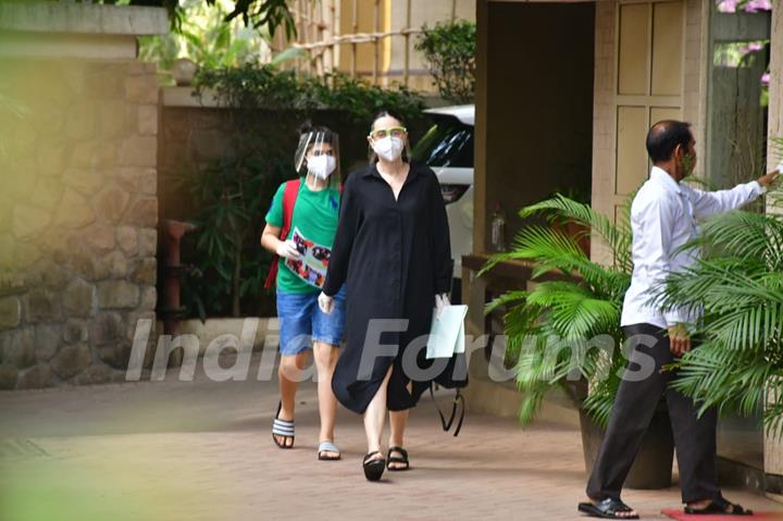 Karisma Kapoor with her son at sister Kareena Kapoor Khan's residence