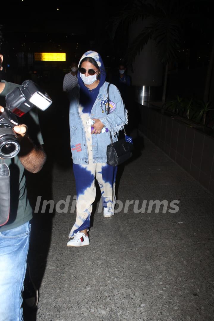 Hina Khan arrives at Mumbai airport