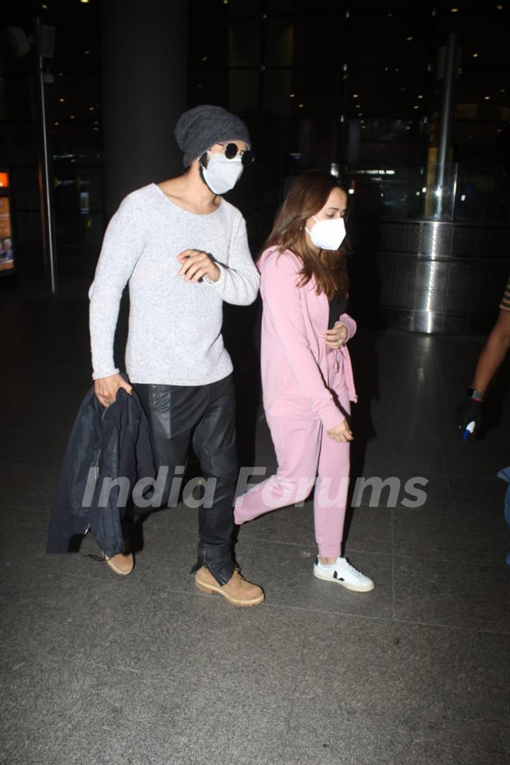 Varun Dhawan and Natasha Dalal return to Mumbai from their work trip!