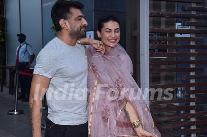 Pavitra Punia celebrates her birthday with Eijaz Khan