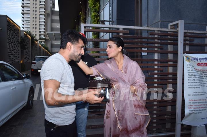 Pavitra Punia celebrates her birthday with Eijaz Khan