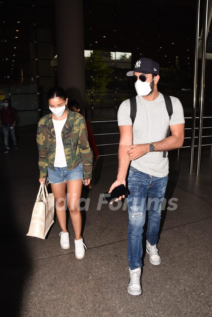 Alia Bhatt and Ranbir Kapoor return to Mumbai from their Maldives vacation