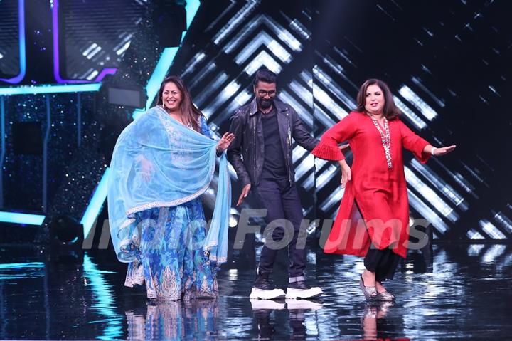 Remo D'Souza, Farah Khan and Geeta Kapur on sets of Super Dancer Chapter 4