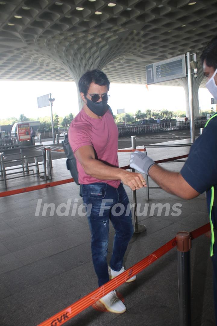 Sonu Sood spotted at Mumbai airport