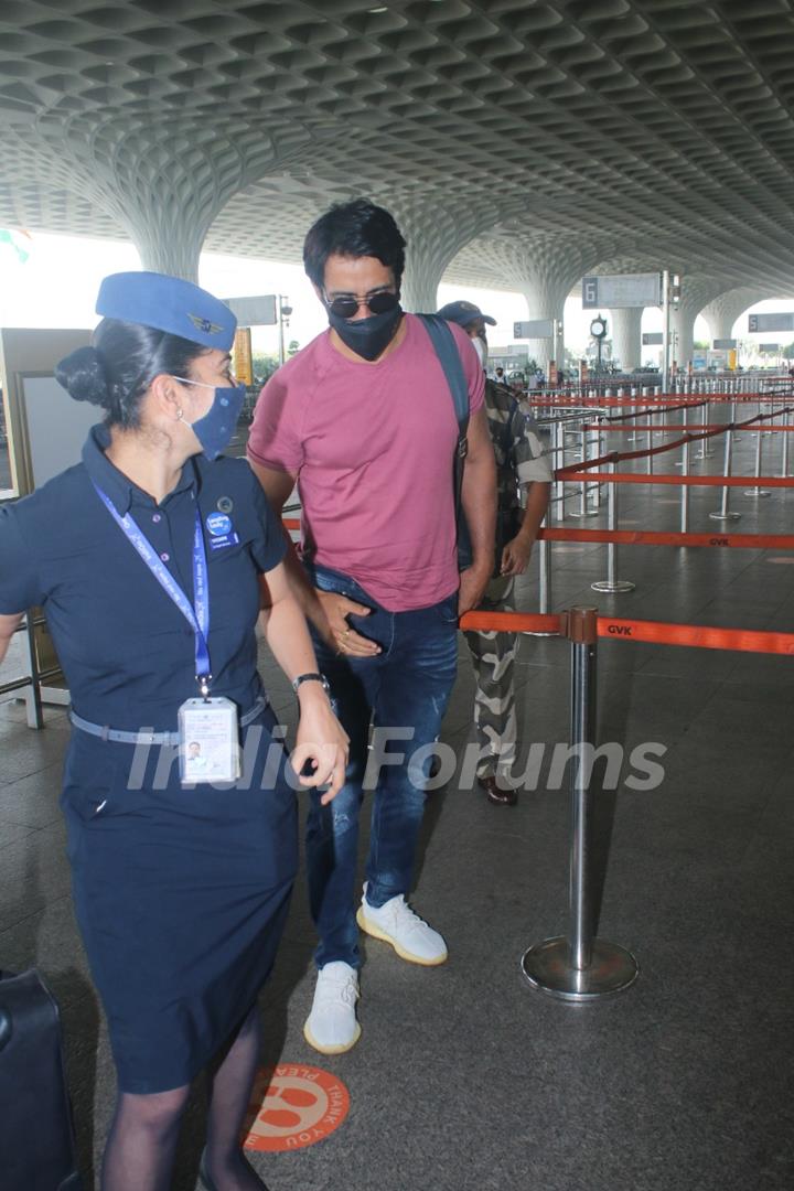 Sonu Sood spotted at Mumbai airport