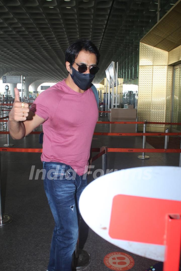 Sonu Sood spotted at Mumbai airport