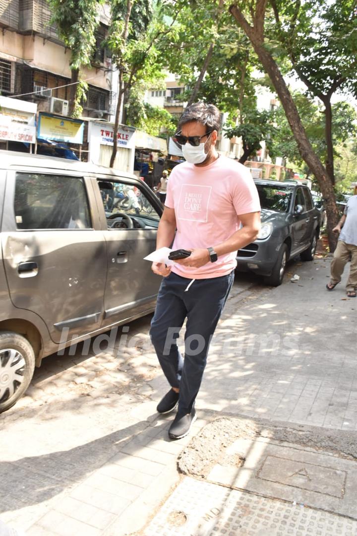 Ajay Devgn spotted at a clinic in Juhu