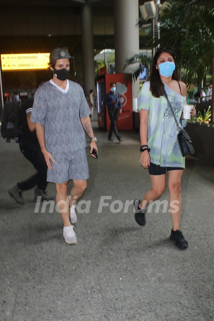 Aditya Seal and Anushka Rajan spotted at Mumbai airport