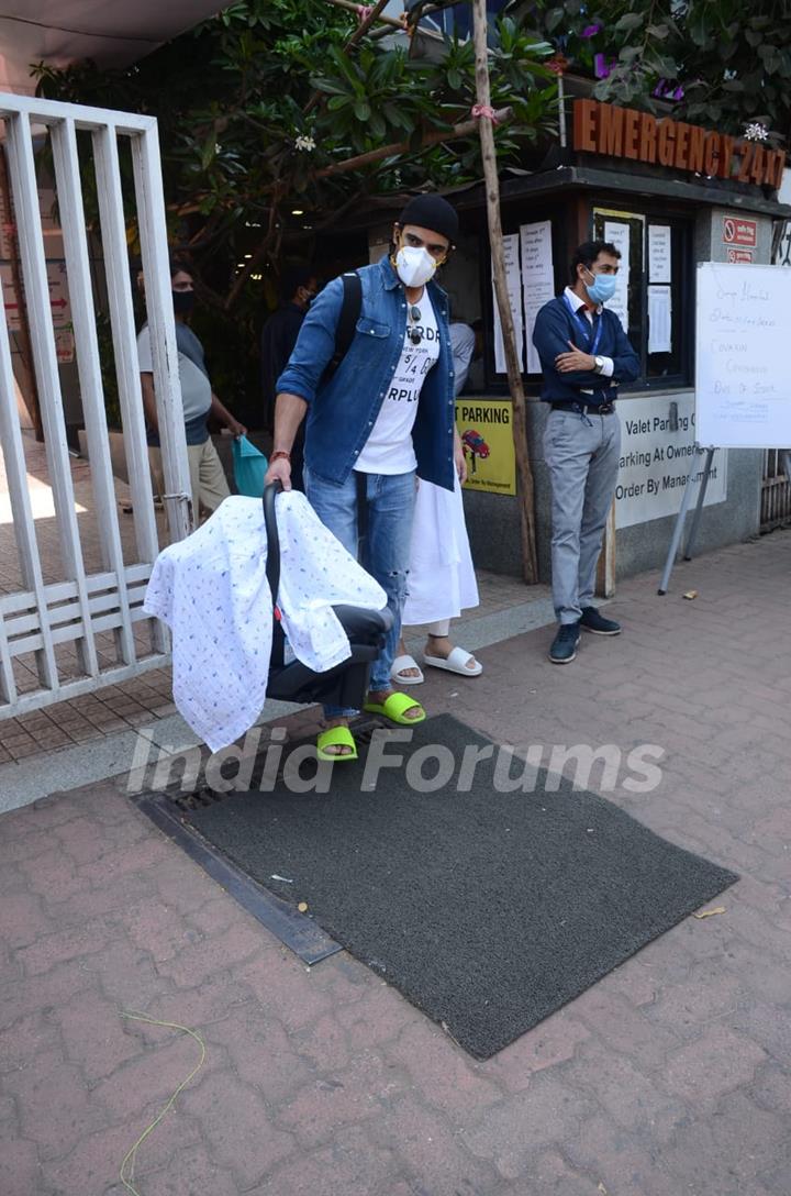 Mohit Malik and Addite Malik spotted with newborn baby in Santacruz