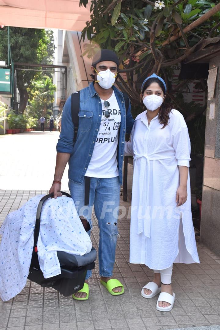 Mohit Malik and Addite Malik spotted with newborn baby in Santacruz