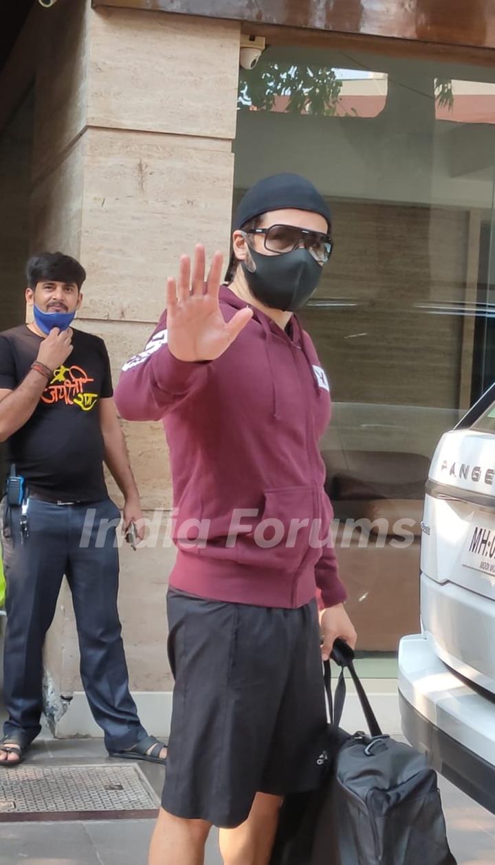 Emraan Hashmi spotted at Bandra