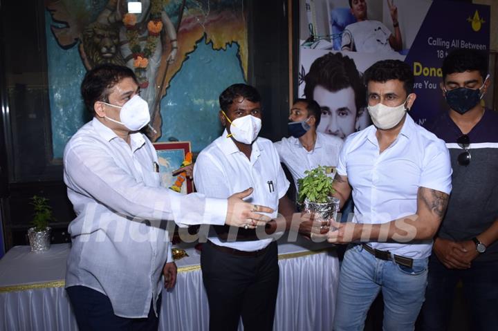 Sonu Nigam papped at a blood donation camp in Juhu