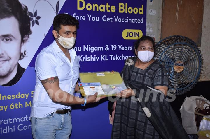 Sonu Nigam papped at a blood donation camp in Juhu