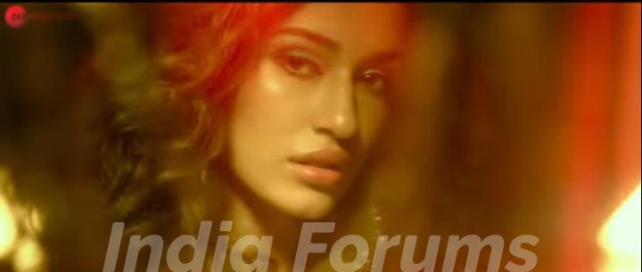 Disha Patani looks absolutely ravishing in the title track of Radhe