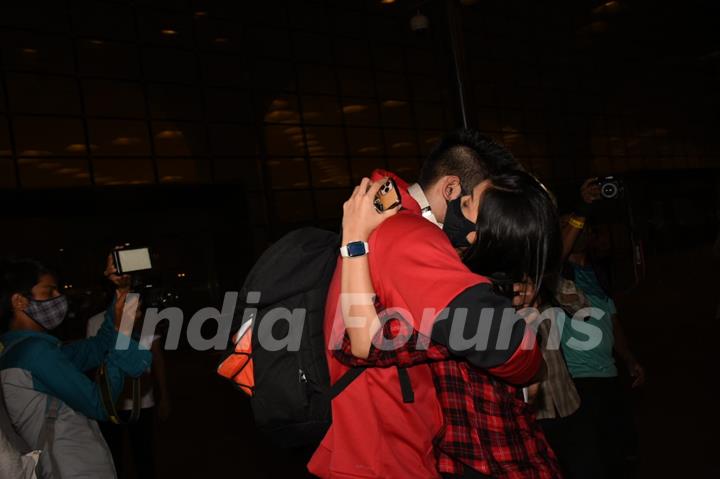 Varun Sood and Divya Agarwal snapped at Mumbai airport