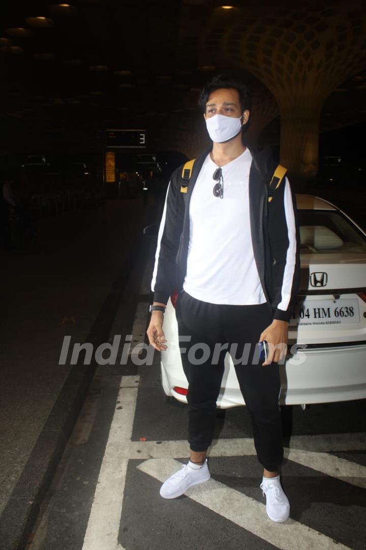 Sourabh Raaj Jain snapped at Mumbai airport