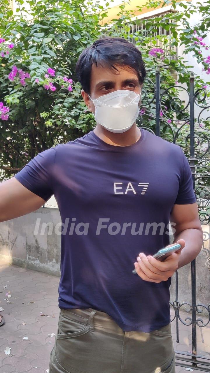 Sonu Sood spotted outside his building!